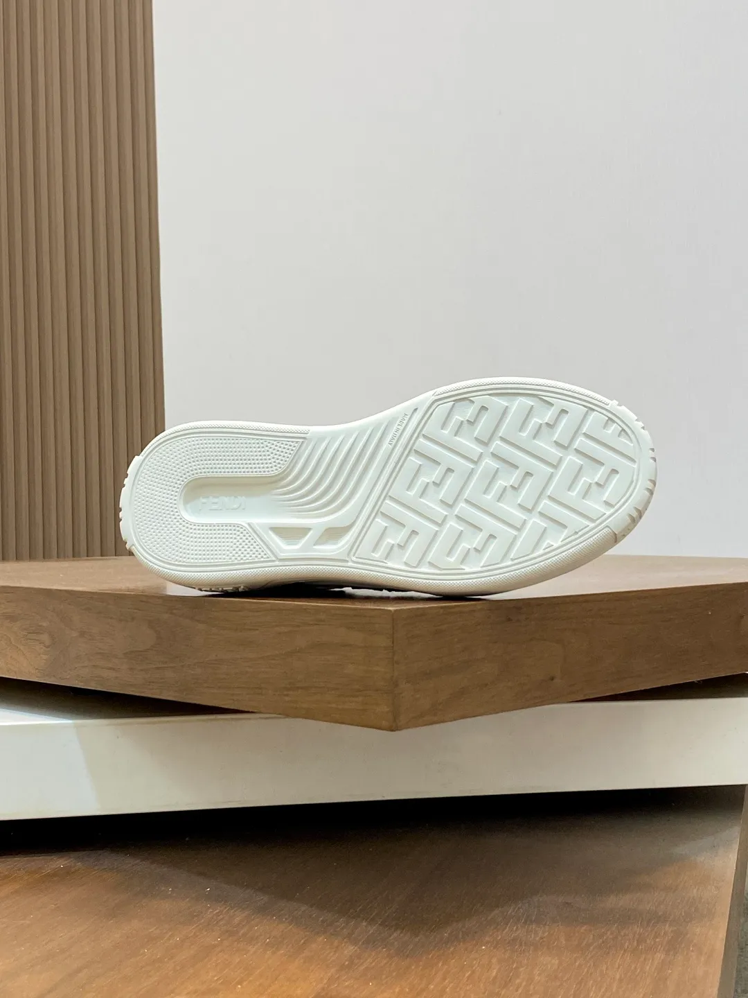 💰780 [FENDI] Fendi - high-end quality original order 🔍🔍🔍 casual sports shoes - Upper: 🔝 Nappa calfskin spliced breathable mesh injection molded brand logo plastic module - Lining: brand canvas - Outsole: ultra-light T men's shoes 💰R foam rubber; molded outsole - Ultra-high quality control · Fine workmanship: highlighted (high-end · extravagant · grade) -Size: 39-44 (38, 45, can be customized)